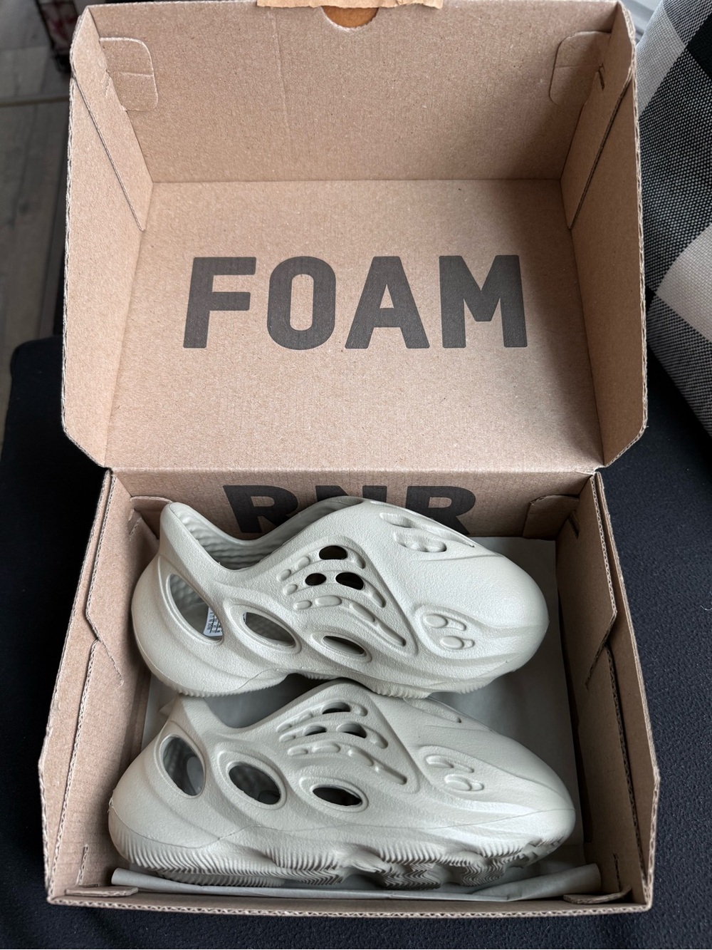 Kids Foam Runners in Light Gray